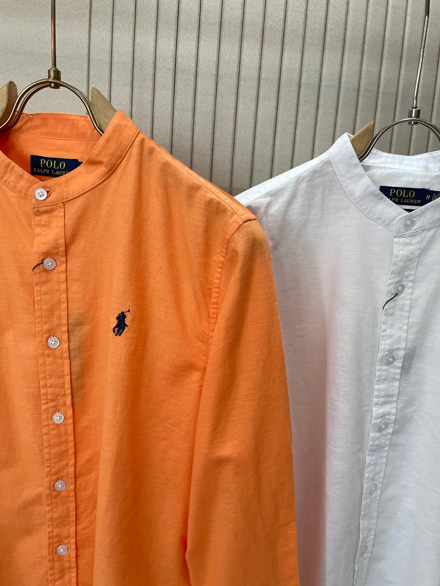 P220 🌸🌸🌸 POLO Ralph Lauren [High Quality] Classic shirt! The classic casual shirt made of pure cotton and linen has a unique design. It has a simple, clean and classic silhouette. It is a versatile style that can be switched at will. The fabric feels soft and delicate, highly breathable, and is close to the skin and comfortable to wear. It can be worn alone as an inner layer. Its versatile performance is beyond your imagination! The upper body of the ready-to-wear is simple and classic yet elegant! Size:M-XXL